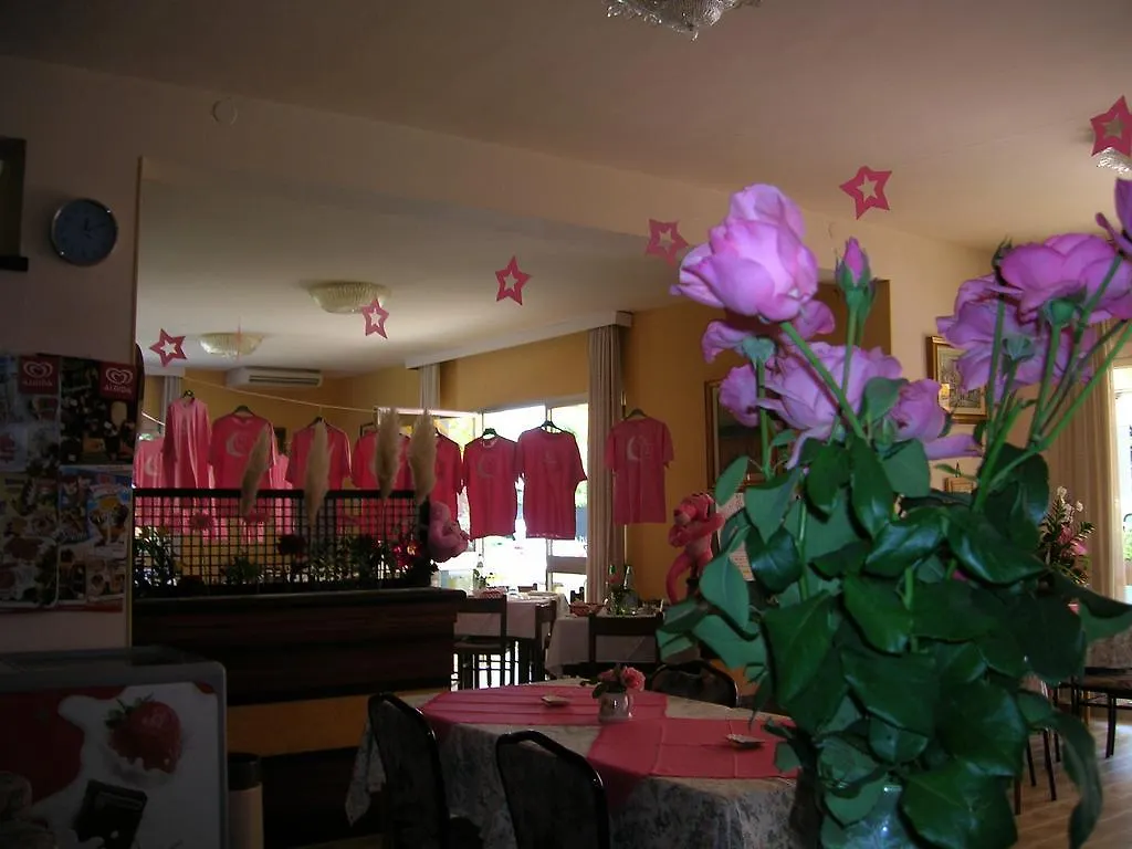Hotel Cavalcanti Riccione 2*,